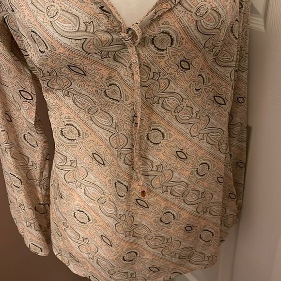Ann Taylor Loft Blouse. Size 8 EUC - Picture 3 of 7